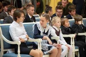 Дети-герои получили награды от российских сенаторов