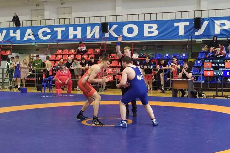 В Москве прошел открытый турнир по греко-римской борьбе среди юношей