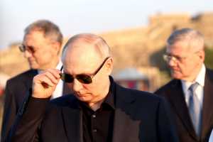 Путин: парадоксы рейтингов доверия и народного доверия