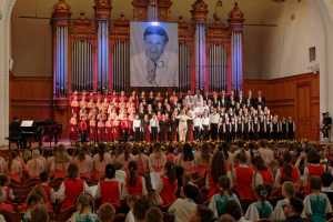 90-летие Георгия Струве: Часть песен была исполнена сводным хором, состоящим из тысячи человек