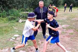 Сенатор Гусев организовал спортивные сборы для юных боксеров из Донбасса