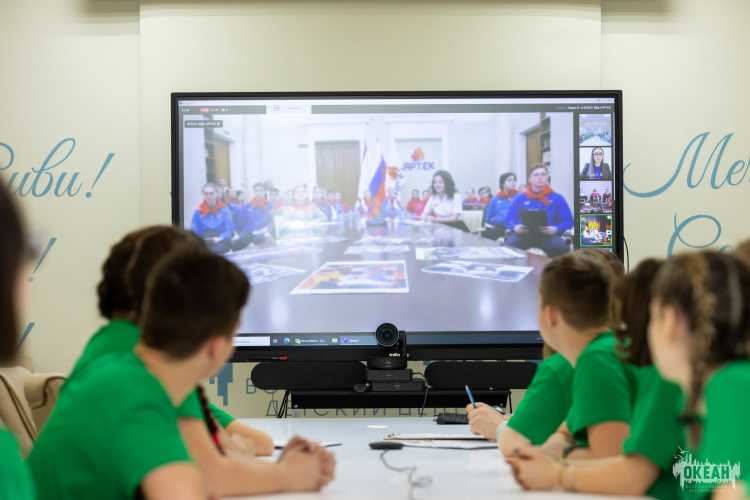 Школьники России, Беларуси, Казахстана и Монголии стали участниками телемоста