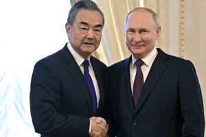 Владимир Путин и Ван И обсудили визит в Китай