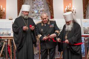 Епископы и адмиралы наградили людей дела, помогающих возводить комплекс в честь Федора Ушакова