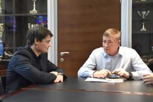 Новосибирские шахматисты встретились с главным спортивным чиновником области