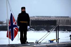 На атомных подводных крейсерах «Император Александр III» и «Красноярск» подняты военно-морские флаги