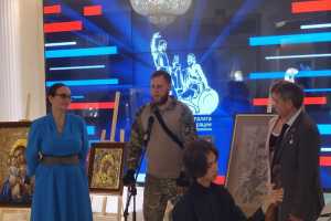 «Портреты бойцов СВО»: в Общественной палате России открылась патриотическая выставка