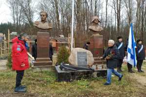 В деревне Федора Конюхова открыли Аллею памятников героев земли Российской