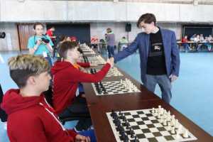 Шахматист Даниил Дубов проведет сеанс одновременной игры в онкоцентре на Каширке