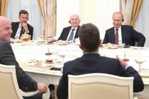 Владимир Путин встретился в Кремле со звёздами мирового футбола